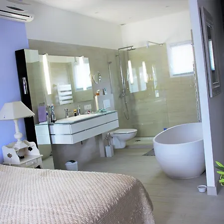 Green Villa *